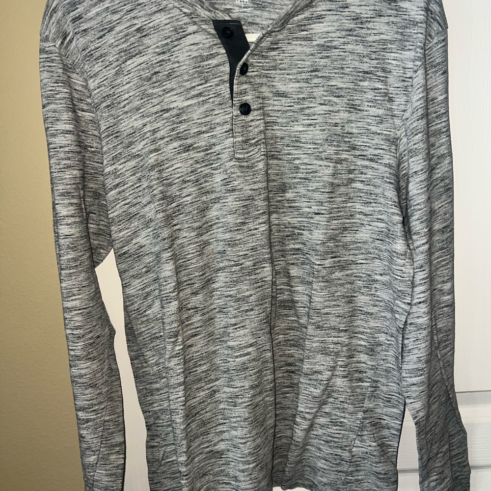 Old Navy Men's Heathered Gray Long Sleeve Henley